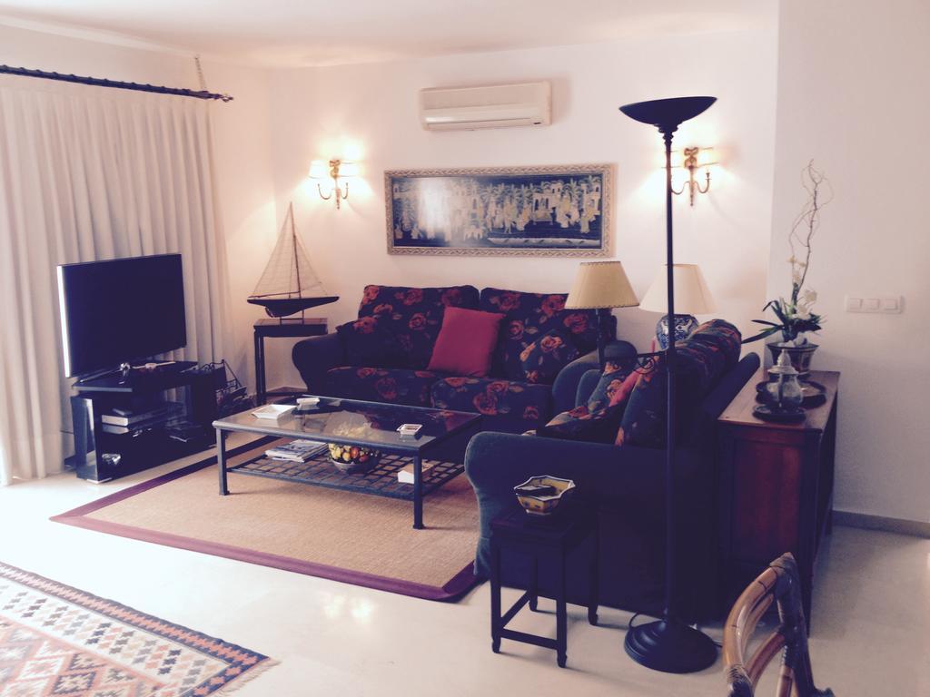 Dominion Apartments إِستيبونا الغرفة الصورة